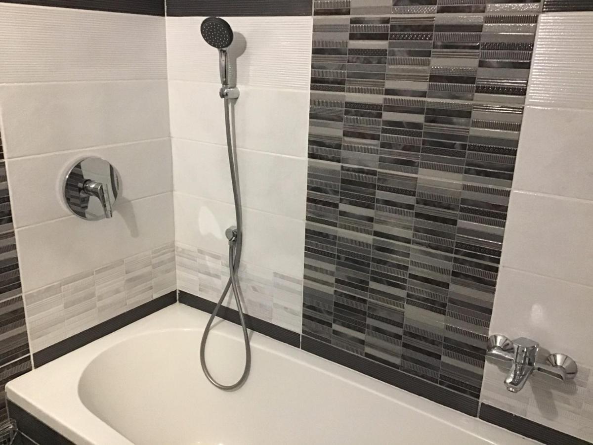 Family Wellness Apartman Hajdúszoboszló Eksteriør bilde